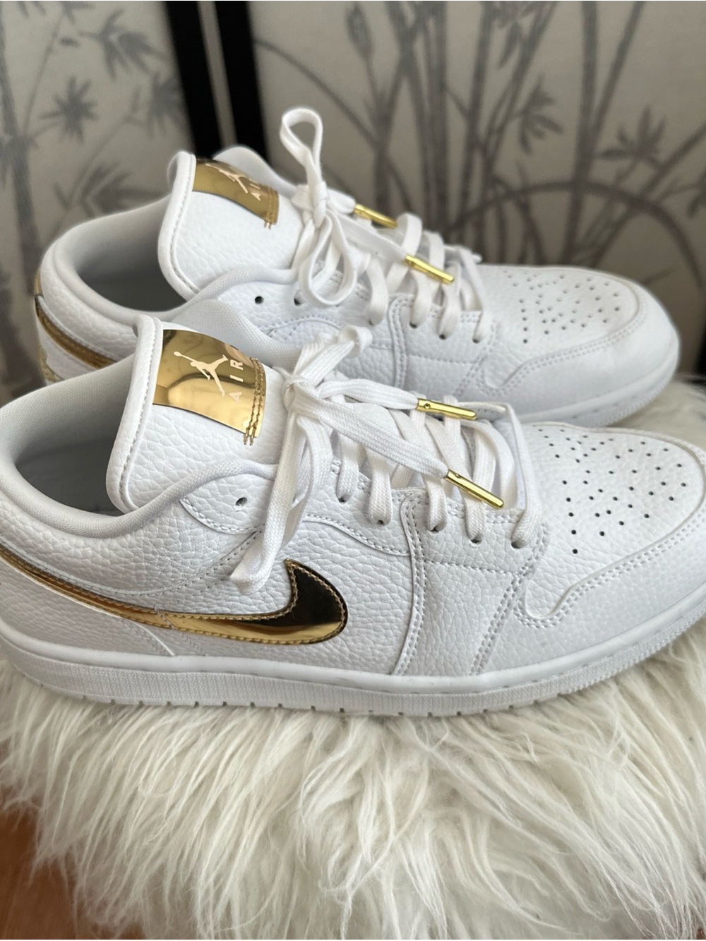 Nike Women’s Air Jordan 1 Low SE White Metallic Gold Sneakers CZ4776 100, 9.5